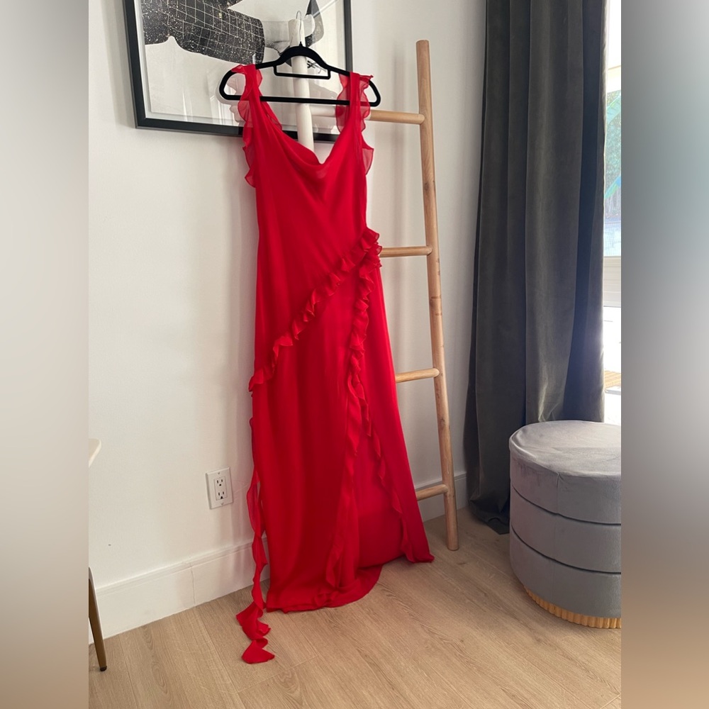 Know One Cares Georgette Ruffle Dress In Red - Picture 3 of 4